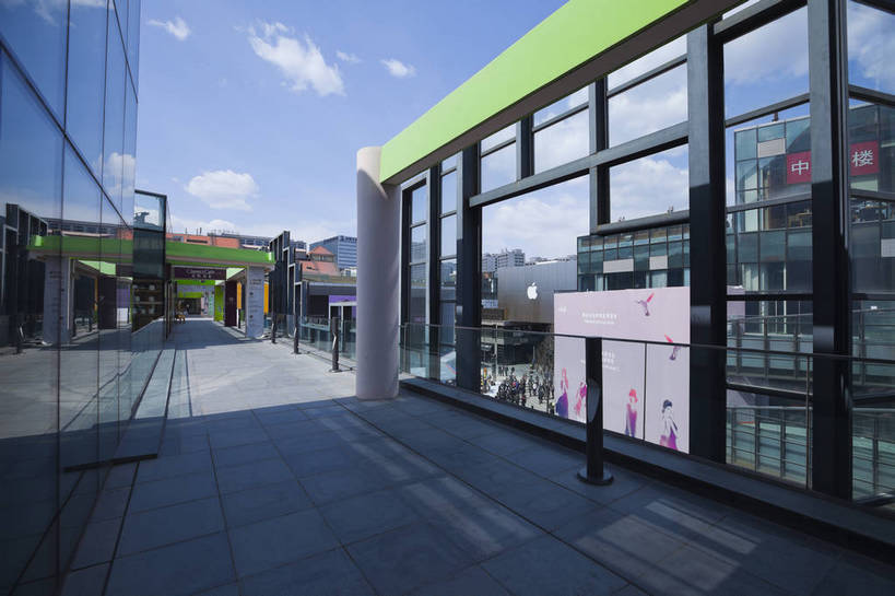 无人,家,商店,横图,彩色,室外,白天,旅游,时尚,美景,道路,建筑,街道,路,商场,公路,北京,中国,图片,房屋,屋子,景观,交通,辉煌,现代建筑,楼房,商业街,玻璃房,住宅,旅游胜地,景色,摄影,文明,发展,阳光房,繁荣,马路,旅行,房子,三里屯,bj174