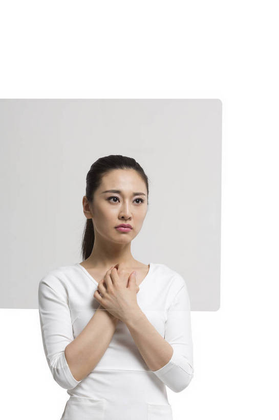 东方人,一个人,科学家,站,双手交叉,竖图,彩色,室内,白天,留白,抠图,白色背景,正面,时尚,信心,技术,高科技,科技,北京,中国,仅一个年轻女性,工作,科学,图片,现代,美女,自信,摄影,生活方式,严肃,科学技术,未来,科研人员,工作装,成就,研究者,梦想,防尘服,科学研究者,年轻女性,女人,女性,中国人,年轻人,科学工作者,半身,影棚拍摄,愉快,bj174