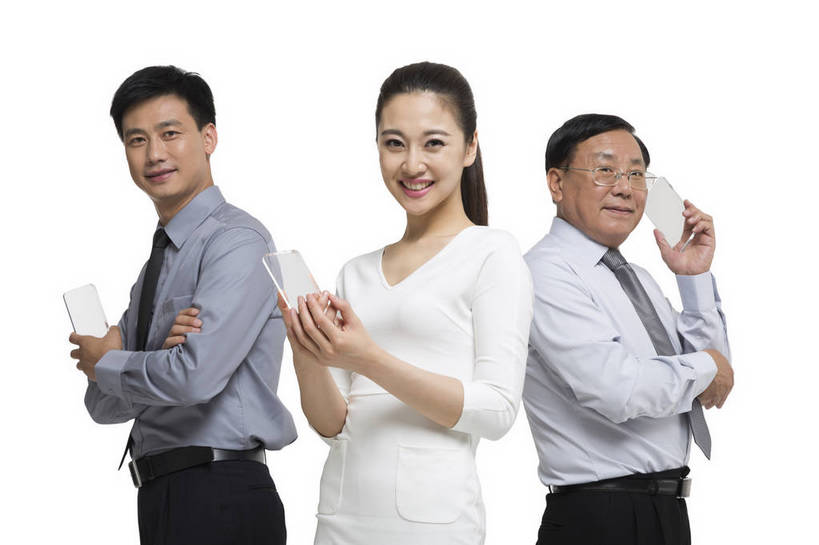 东方人,中年人,三个人,伙伴,科学家,站,横图,彩色,室内,白天,留白,抠图,白色背景,侧面,时尚,合作,团队,信心,显示器,技术,高科技,科技,手机,北京,中国,正装,工作,科学,屏幕,图片,显示屏,现代,背靠背,美女,自信,摄影,生活方式,使用,科学技术,未来,科研人员,工作装,成就,研究者,液晶显示器,梦想,输出设备,科学研究者,团结,友情,男人,男性,年轻男性,年轻女性,女人,女性,中国人,年轻人,科学工作者,半身,影棚拍摄,愉快,bj174