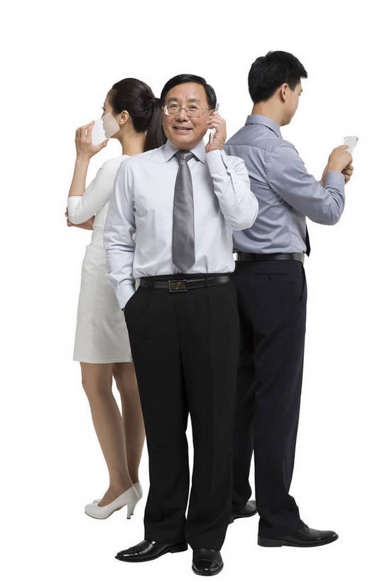 东方人,中年人,三个人,伙伴,科学家,站,竖图,彩色,室内,白天,留白,抠图,白色背景,正面,时尚,合作,团队,信心,显示器,技术,高科技,科技,手机,北京,中国,正装,工作,科学,屏幕,图片,显示屏,现代,背面,背靠背,美女,自信,摄影,生活方式,使用,科学技术,未来,科研人员,工作装,成就,研究者,液晶显示器,梦想,输出设备,科学研究者,团结,友情,男人,男性,年轻男性,年轻女性,女人,女性,中国人,年轻人,科学工作者,半身,影棚拍摄,愉快,bj174