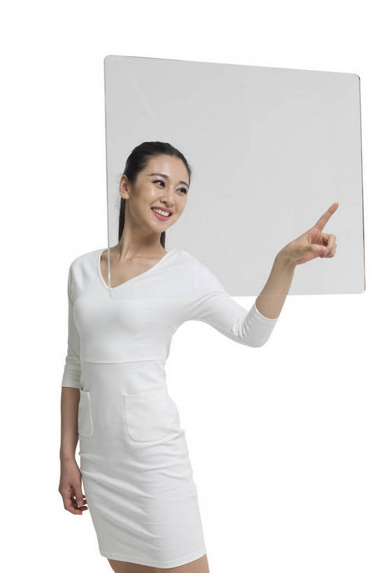 东方人,一个人,科学家,站,竖图,彩色,室内,白天,留白,抠图,白色背景,侧面,时尚,信心,显示器,技术,高科技,科技,北京,中国,仅一个年轻女性,科学,屏幕,图片,指点,显示屏,现代,展示,美女,自信,摄影,生活方式,科学技术,未来,科研人员,工作装,成就,研究者,液晶显示器,梦想,输出设备,科学研究者,年轻女性,女人,女性,中国人,年轻人,科学工作者,触摸,半身,影棚拍摄,愉快,bj174