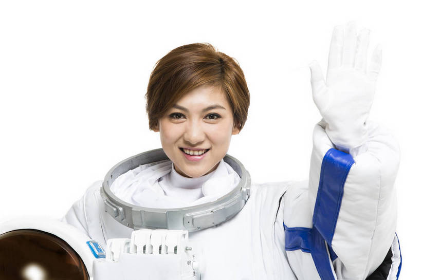 东方人,一个人,宇航员,飞行员,站,微笑,横图,彩色,室内,白天,留白,抠图,白色背景,正面,探险,信心,技术,航天,高科技,科技,北京,中国,仅一个年轻女性,宇航服,科学,头盔,图片,挥手,美女,探索,自信,摄影,示意,科学技术,未来,太空服,成就,航天员,梦想,太空人,年轻女性,女人,女性,中国人,年轻人,捧着,半身,影棚拍摄,愉快,bj174