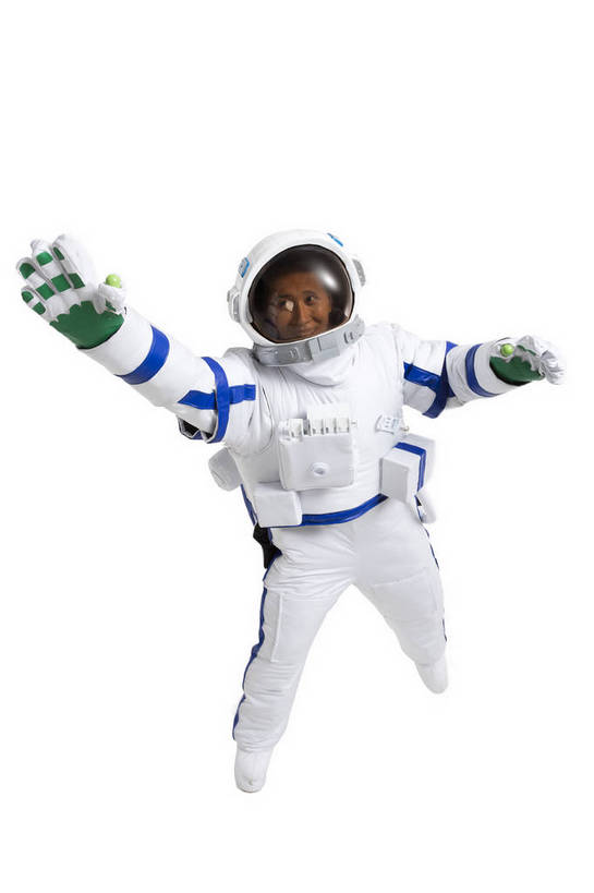 东方人,中年人,一个人,宇航员,飞行员,竖图,俯视,彩色,室内,白天,留白,抠图,白色背景,正面,探险,信心,技术,航天,高科技,科技,帽子,北京,中国,仅一个男性,戴,漫步,宇航服,科学,头盔,图片,安全帽,探索,自信,摄影,戴着,科学技术,未来,太空服,成就,航天员,梦想,太空人,男人,男性,年轻男性,亚洲人,中国人,年轻人,举手,全身,影棚拍摄,愉快,太空行走,bj174