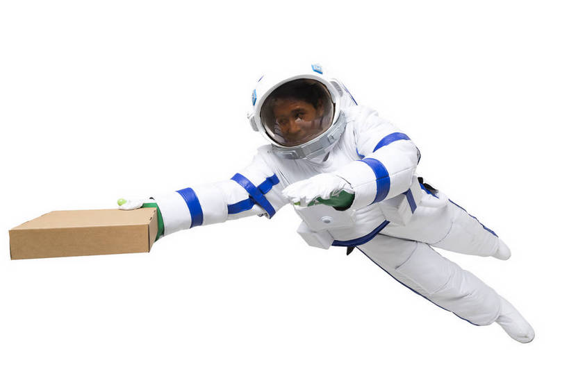 东方人,中年人,一个人,宇航员,飞行员,横图,俯视,彩色,室内,白天,留白,抠图,白色背景,正面,探险,信心,技术,航天,高科技,科技,北京,中国,仅一个男性,漫步,宇航服,科学,图片,盒子,快递员,探索,自信,摄影,科学技术,未来,太空服,成就,航天员,快递,梦想,速递,太空人,男人,男性,年轻男性,亚洲人,中国人,年轻人,举着,全身,影棚拍摄,愉快,太空行走,bj174