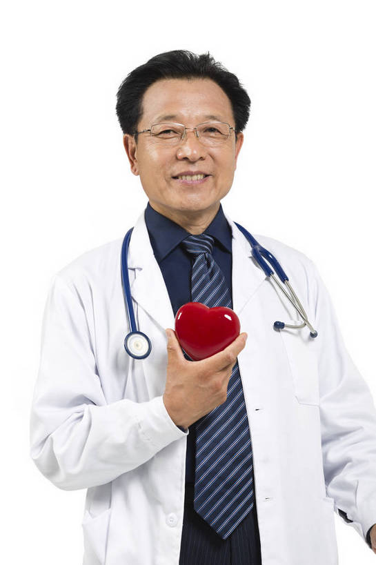 东方人,中年人,老年人,心脏,医生,医院,站,微笑,竖图,彩色,室内,白天,抠图,白色背景,正面,成功,北京,中国,仅一个人,研究,图片,模型,听诊器,医护人员,医疗人员,健康,展示,成熟,活力,自信,讲解,摄影,医疗,白大褂,工作装,诊疗,精明,老年男性,男人,男性,中年男性,亚洲人,中国人,心,大夫,半身,影棚拍摄,愉快,人体模型,bj174