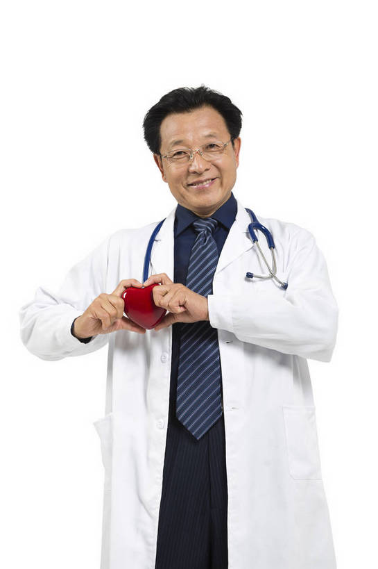 东方人,中年人,老年人,心脏,医生,医院,站,微笑,竖图,彩色,室内,白天,抠图,白色背景,正面,成功,北京,中国,仅一个人,研究,图片,模型,听诊器,医护人员,医疗人员,健康,展示,成熟,活力,自信,讲解,摄影,医疗,白大褂,工作装,诊疗,精明,老年男性,男人,男性,中年男性,亚洲人,中国人,心,大夫,半身,影棚拍摄,愉快,人体模型,bj174