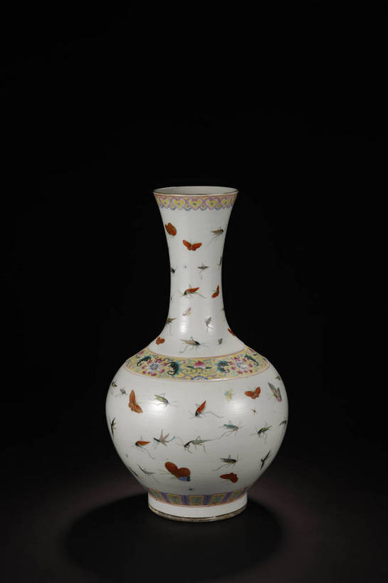 竖图,彩色,室内,白天,绘画,静物,北京,中国,花纹,风俗,纹路,彩绘,瓷器,瓶,图片,纹理,陶瓷,陶瓷制品,艺术品,古典,文化,文物,传统,瓶子,工艺品,精神,摄影,古董,珍贵,陶艺,黑背景,古物,文明,中国文化,斑纹,珍藏,精美,古玩,肌理,彩釉,古代文明,制度,画画,影棚拍摄,保藏,收藏,传统文化,粉彩,粉彩瓷,赏瓶,bj174