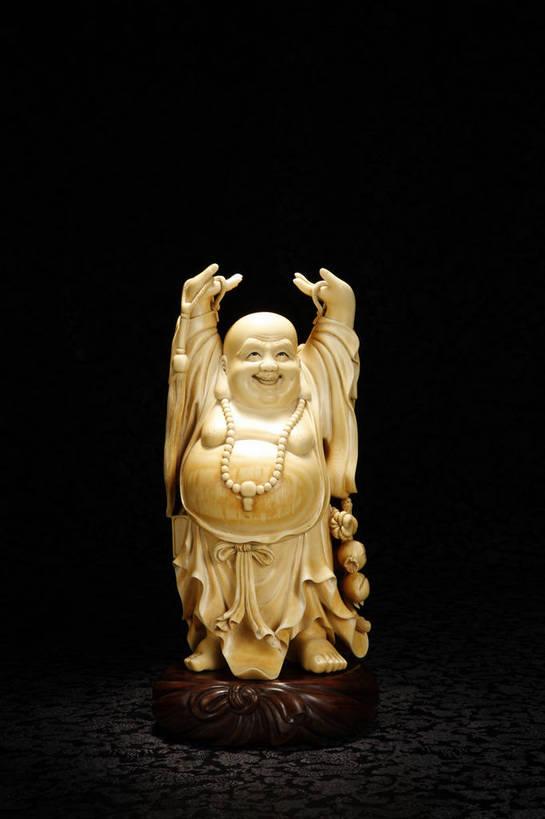 竖图,彩色,室内,白天,静物,象牙,雕塑,北京,中国,黄色背景,风俗,艺术,装饰,彩绘,雕刻,雕像,图片,艺术品,古典,文化,文物,传统,弥勒佛,工艺品,祈祷,健康,精神,许愿,摄影,宗教,佛教,信仰,古董,纪念,祈求,美术,珍贵,古物,文明,中国文化,主题,珍藏,精美,陈列,古玩,功能,美学,布袋和尚,布袋神,弥勒,弥勒菩萨,象牙雕,象牙雕刻,牙雕,释教,古代文明,制度,平安,影棚拍摄,保藏,收藏,传统文化,bj174