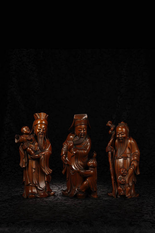 竖图,彩色,室内,白天,幸福,静物,木雕,雕塑,北京,中国,风俗,艺术,装饰,雕刻,雕像,图片,艺术品,古典,文化,文物,传统,寿,工艺品,祈祷,健康,精神,许愿,摄影,宗教,信仰,古董,纪念,祈求,美术,珍贵,黑背景,古物,文明,中国文化,主题,珍藏,精美,陈列,古玩,功能,美学,长寿,高禄,禄,福,古代文明,制度,平安,影棚拍摄,保藏,收藏,传统文化,bj174