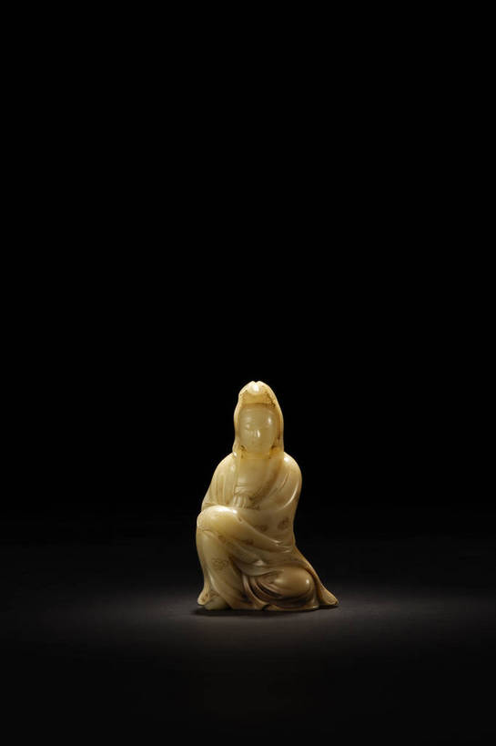 竖图,彩色,室内,白天,静物,玉,雕塑,北京,中国,风俗,艺术,装饰,雕刻,雕像,图片,艺术品,古典,文化,文物,传统,工艺品,精神,摄影,玉雕,观音像,古董,纪念,美术,珍贵,黑背景,古物,文明,中国文化,主题,珍藏,精美,陈列,古玩,功能,美学,古代文明,制度,影棚拍摄,保藏,收藏,传统文化,玉观音,bj174