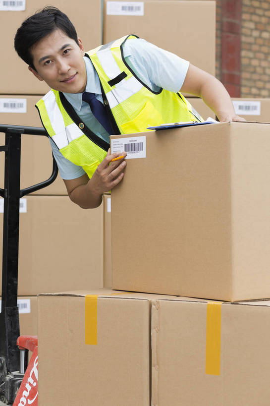 东方人,成年人,一个人,工厂,站,竖图,彩色,室外,白天,工作服,制服,满意,幸福,骄傲,安全,信心,科技,北京,中国,亚洲,许多,弯腰,检查,工作,图片,纸箱,防护,很多,年轻,仓库,黄种人,现代,货物,工人,行业,职业,健康,活力,自信,工业,运输,管理员,摄影,储藏,搬运工,保护,存储,厂房,效率,储存,运送,保险,专业,登记,检验,单人,流转,管理人员,东亚,物流,保全,周全,安稳,安定,可靠,乐观,搜检,责任,产业,单独,查察,查抄,检察,审查,管理,平安,认真,男人,男性,年轻男性,亚洲人,中国人,年轻人,半身,商业,工地,贮存,仓库管理员,库管,bj174