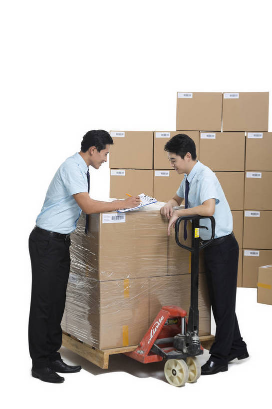 东方人,成年人,两个人,伙伴,站,搬运,竖图,彩色,室内,白天,留白,抠图,白色背景,工作服,制服,满意,友谊,幸福,骄傲,安全,合作,信心,技术,科技,北京,中国,亚洲,许多,检查,工作,图片,推车,纸箱,防护,很多,年轻,仓库,黄种人,现代,货物,车,交通工具,行业,职业,健康,机械,工程车,活力,自信,工业,管理员,摄影,堆放,储藏,保护,存储,厂房,工程,叉车,效率,储存,同伴,载具,保险,专业,检验,搬运车,流转,管理人员,东亚,物流,保全,周全,安稳,安定,可靠,乐观,交通运输,搜检,责任,工作车,产业,查察,查抄,检察,审查,管理,交流,平安,认真,友情,男人,男性,年轻男性,亚洲人,中国人,年轻人,沟通,交谈,说话,半身,影棚拍摄,商业,平板车,贮存,仓库管理员,库管,手动液压叉车,bj174