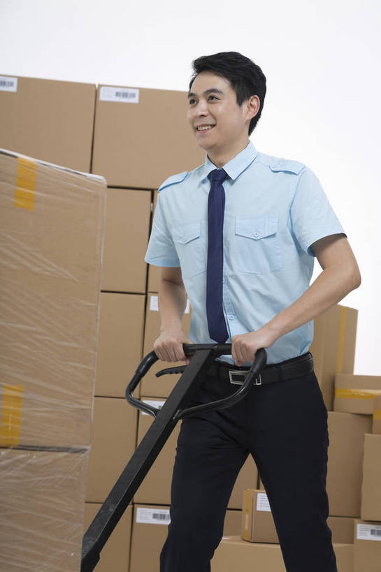 东方人,成年人,一个人,站,推,竖图,彩色,室内,白天,留白,抠图,白色背景,工作服,制服,满意,幸福,骄傲,安全,信心,科技,北京,中国,亚洲,许多,检查,工作,图片,纸箱,防护,很多,年轻,仓库,黄种人,现代,货物,行业,职业,健康,活力,自信,工业,管理员,摄影,堆放,储藏,保护,存储,厂房,效率,储存,保险,专业,检验,单人,流转,管理人员,东亚,物流,保全,周全,安稳,安定,可靠,乐观,搜检,责任,产业,单独,查察,查抄,检察,审查,管理,平安,认真,男人,男性,年轻男性,亚洲人,中国人,年轻人,半身,影棚拍摄,商业,贮存,仓库管理员,库管,bj174