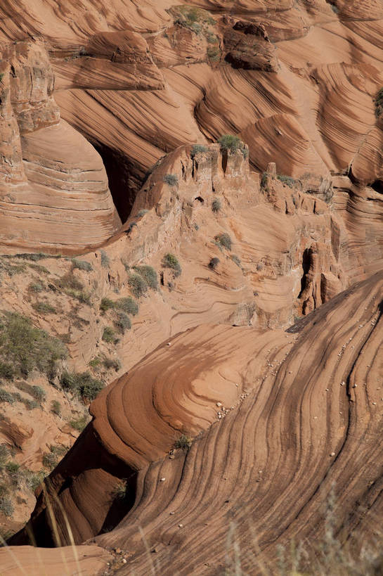 无人,竖图,全景,室外,白天,正面,旅游,度假,美景,山,山脉,峡谷,日光,中国,亚洲,壮观,地形,景点,景观,山路,娱乐,东方,红色,风景,自然,享受,休闲,景色,放松,幻想,摄影,风光,干旱,自然风光,神奇,外景,东亚,地貌,丹霞地貌,陕西,陕西省,出色,杰出,卓越,奇妙,中华人民共和国,西北地区,陕,榆林,榆林市,独特,地质学,波浪谷,彩图,旅行,地势,靖边,靖边县,bj174