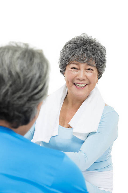 东方人,成年人,老年人,头发,两个人,家庭,夫妻,丈夫,妻子,坐,微笑,竖图,彩色,照片,特写,白色背景,运动服,爱情,锻炼,瑜伽,快乐,幸福,运动,北京,中国,亚洲,游客,图片,浪漫,年轻,生活,黄种人,白色,瑜伽垫,休息,休闲,和谐,健康,温暖,温馨,一家人,恩爱,放松,活力,精神,自信,恋人,摄影,生活方式,清爽,对视,对话,和睦,退休,享乐,轻松,愉悦,关爱,清新,瑜伽服,东亚,陪同,乐观,陪伴,老年男性,老年女性,男人,男性,女人,女性,亚洲人,中国人,夫妇,情侣,影棚拍摄,健身,爱,欢乐,开心,愉快,伴侣,融洽,运动装,伴随,bj174