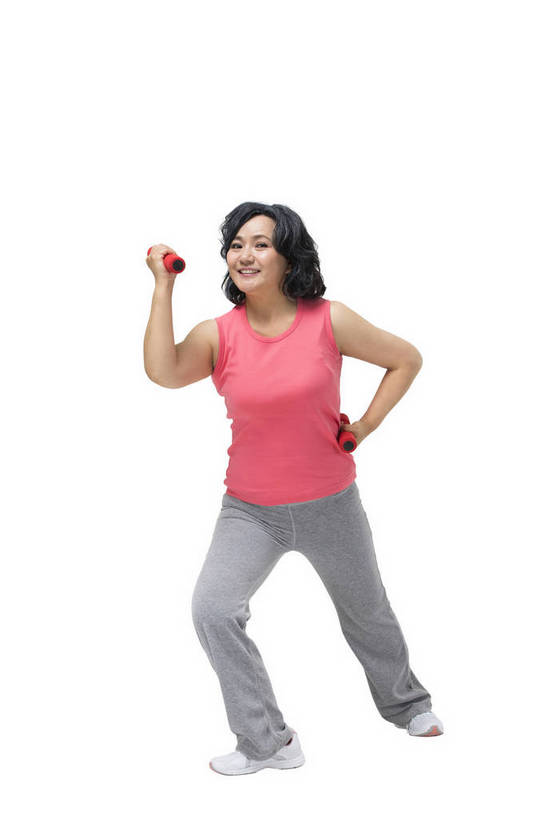 东方人,成年人,中年人,老年人,头发,一个人,站,举,微笑,竖图,彩色,照片,白色背景,运动服,锻炼,快乐,幸福,运动,哑铃,北京,中国,亚洲,图片,年轻,生活,插腰,拿着,注视,黄种人,一个,观察,看,休闲,健康,温馨,健身器械,放松,活力,精神,力量,自信,摄影,生活方式,单个,观看,张开双腿,察看,退休,精力充沛,享乐,轻松,愉悦,关爱,关注,单人,东亚,乐观,单独,展开双腿,老年女性,女人,女性,亚洲人,中国人,全身,影棚拍摄,健身,欢乐,开心,愉快,伸展双腿,运动装,bj174