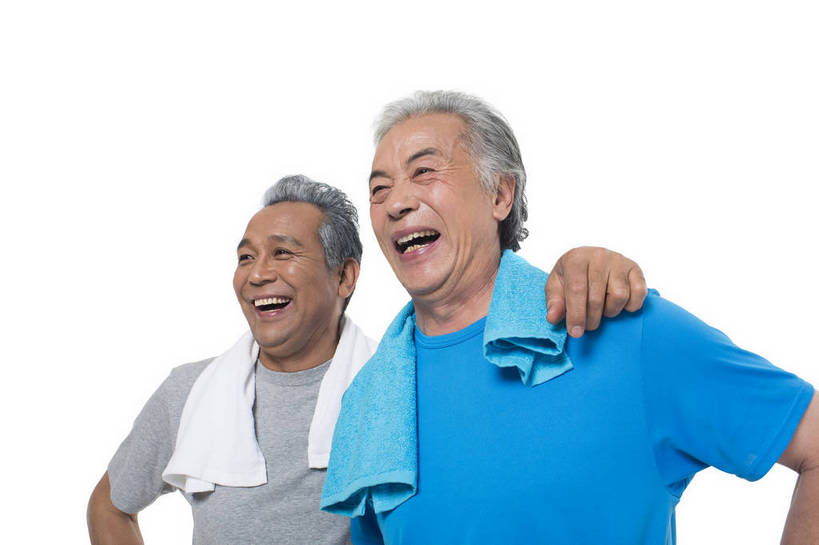 东方人,成年人,中年人,老年人,头发,两个人,伙伴,朋友,站,大笑,横图,彩色,照片,白色背景,仰视,运动服,锻炼,快乐,幸福,运动,北京,中国,亚洲,并排,图片,年轻,生活,插腰,黄种人,白色,毛巾,休息,休闲,健康,放松,活力,精神,亲密,自信,摄影,生活方式,搭肩,靠近,退休,享乐,轻松,愉悦,亲近,东亚,乐观,老年男性,男人,男性,亚洲人,中国人,半身,低角度拍摄,影棚拍摄,健身,欢乐,开心,愉快,运动装,bj174