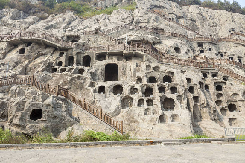 无人,横图,全景,室外,白天,正面,旅游,名胜古迹,雕塑,龙门石窟,中国,亚洲,节日,古老,壮观,人像,雕刻,雕像,景点,景观,文化遗产,古典,宏伟,历史,文化,文物,传统,浙江,石雕,石刻,遗址,东方,浙江省,古代,风景,自然,祈祷,健康,中式,石壁,旅游胜地,景色,稳重,许愿,财富,摄影,宗教,佛教,信仰,纪念,精致,风光,祈求,都市风光,文明,东方文化,自然风光,华贵,石窟,外景,古文明,东亚,远古,龙门,龙门山,中华人民共和国,华东地区,浙,民族文化,威严,衢州,衢州市,河南,洛阳,庄严,栩栩如生,释教,蕴含,平安,彩图,旅行,久远,传统文化,龙门峡谷,天脊龙门,浙江紫微山国家森林公园,紫微山国家森林公园,bj174