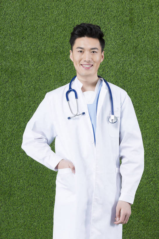 东方人,成年人,一个人,竖图,彩色,工作服,制服,快乐,信心,草地,草坪,北京,中国,亚洲,仅一个男性,仅一个人,绿色背景,图片,注视,黄种人,仅一个年轻男性,绿色,草皮,观察,看,放松,自信,摄影,观看,察看,愉悦,关注,单人,东亚,工作制服,单独,男人,男性,年轻男性,亚洲人,中国人,年轻人,半身,影棚拍摄,工作套服,开心,愉快,bj174