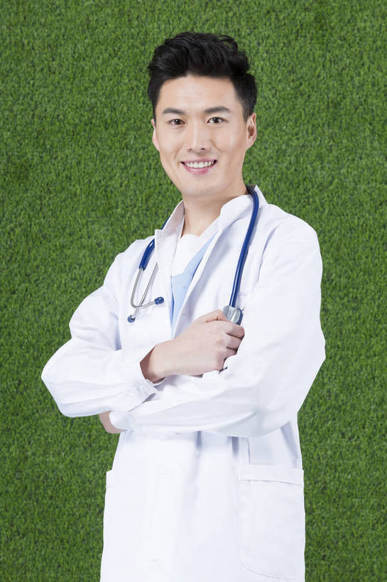 东方人,成年人,一个人,竖图,彩色,工作服,制服,快乐,信心,草地,草坪,北京,中国,亚洲,仅一个男性,仅一个人,绿色背景,图片,注视,黄种人,仅一个年轻男性,绿色,草皮,观察,看,放松,自信,摄影,观看,察看,愉悦,关注,单人,东亚,工作制服,单独,男人,男性,年轻男性,亚洲人,中国人,年轻人,半身,影棚拍摄,工作套服,开心,愉快,bj174