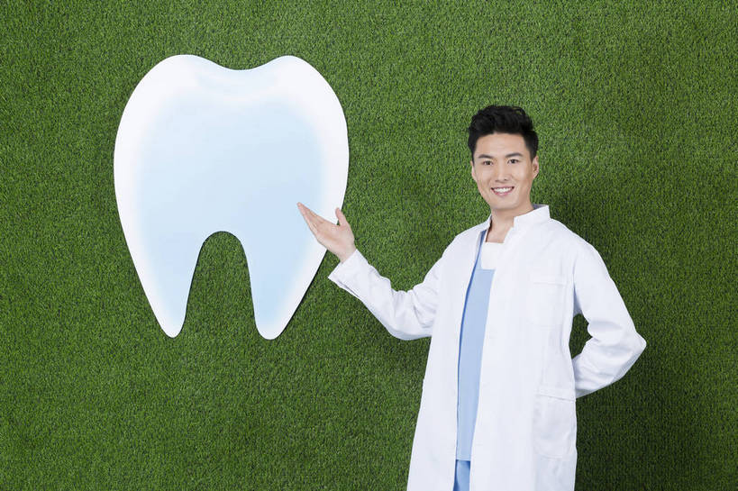 东方人,成年人,一个人,横图,彩色,工作服,制服,快乐,信心,草地,草坪,北京,中国,亚洲,仅一个男性,仅一个人,绿色背景,图片,黄种人,仅一个年轻男性,绿色,草皮,放松,自信,摄影,愉悦,单人,东亚,工作制服,单独,男人,男性,年轻男性,亚洲人,中国人,年轻人,半身,影棚拍摄,工作套服,开心,愉快,bj174