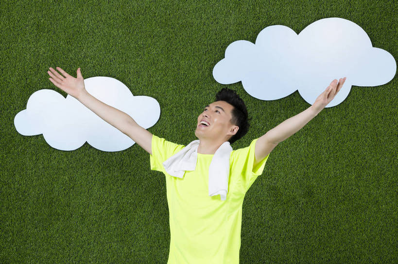 东方人,成年人,一个人,横图,彩色,快乐,信心,草地,草坪,北京,中国,亚洲,仅一个男性,仅一个人,绿色背景,短裤,图片,黄种人,干净,仅一个年轻男性,绿色,草皮,休闲,健康,放松,活力,自信,养生,摄影,清爽,愉悦,清新,单人,东亚,单独,气息,男人,男性,年轻男性,亚洲人,中国人,年轻人,半身,影棚拍摄,开心,愉快,运动装,bj174