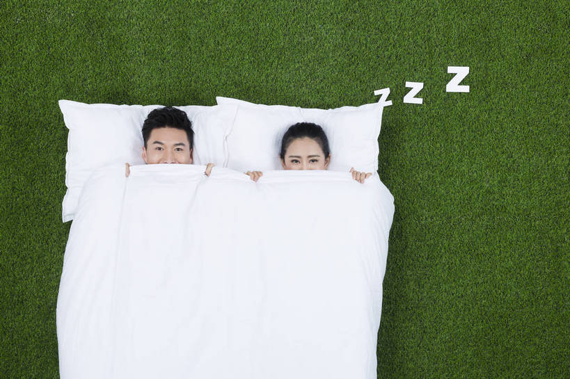 东方人,成年人,两个人,朋友,横图,彩色,爱情,快乐,草地,草坪,北京,中国,亚洲,绿色背景,图片,浪漫,注视,黄种人,干净,绿色,白色,草皮,观察,看,温暖,温馨,恩爱,美女,恋人,摄影,观看,生态,和睦,察看,愉悦,关注,清新,东亚,男人,男性,年轻女性,女人,女性,亚洲人,中国人,年轻人,情侣,半身,影棚拍摄,开心,愉快,伴侣,融洽,bj174