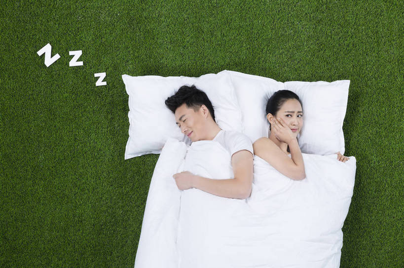 东方人,成年人,两个人,朋友,横图,彩色,爱情,草地,草坪,北京,中国,亚洲,绿色背景,图片,浪漫,注视,黄种人,绿色,白色,草皮,观察,看,温暖,温馨,恩爱,美女,恋人,摄影,观看,生态,和睦,察看,关注,东亚,男人,男性,年轻女性,女人,女性,亚洲人,中国人,年轻人,情侣,半身,影棚拍摄,伴侣,融洽,bj174