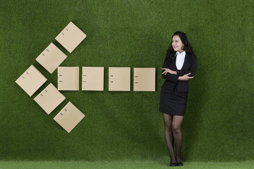 东方人,成年人,一个人,商务人士,秘书,站,双手交叉,微笑,横图,彩色,照片,西装,商务,快乐,智慧,成功,信心,草地,草坪,拼图,北京,中国,亚洲,仅一个年轻女性,仅一个女性,仅一个人,绿色背景,套装,正装,符号,图片,文件夹,职业装,黄种人,方向,箭头,绿色,自然,草皮,职业,健康,放松,活力,自信,抱胸,创意,摄影,道具,合同,环境,生态,双手抱胸,愉悦,文档,努力,目标,选择,单人,东亚,环境保护,乐观,活页夹,单独,年轻女性,女人,女性,亚洲人,中国人,年轻人,白领,全身,影棚拍摄,开心,愉快,办公室职员,就业,bj174