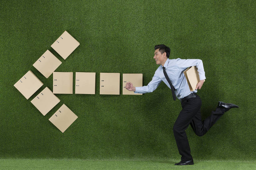 东方人,成年人,一个人,商务人士,起跑线,跑,微笑,横图,彩色,照片,衬衫,商务,快乐,热情,信心,竞争,赛跑,草地,草坪,拼图,北京,中国,亚洲,仅一个男性,仅一个人,绿色背景,正装,符号,图片,领带,文件夹,速度,职业装,黄种人,方向,箭头,仅一个年轻男性,绿色,自然,草皮,职业,动力,活力,自信,创意,摄影,道具,合同,环境,生态,姿态,成就,文档,努力,目标,选择,田径运动,梦想,单人,东亚,环境保护,乐观,活页夹,单独,开端,竞赛,男人,男性,年轻男性,亚洲人,中国人,年轻人,白领,全身,影棚拍摄,办公室职员,就业,bj174