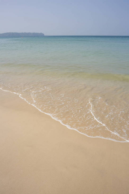 无人,竖图,彩色,室外,白天,旅游,度假,海洋,沙滩,日光,泰国,亚洲,清澈,沙子,海岸线,景点,娱乐,普吉岛,蓝色,白云,风景,蓝天,天空,阳光,自然,享受,休闲,假日,旅游胜地,景色,安静,放松,乐趣,摄影,东南亚,晴天,风光,宁静,舒适,享乐,都市风光,自然风光,追求,外景,惬意,泰王国,安达曼海,普吉,大海,海滩,休闲活动,旅行,巴通海滩,bj174