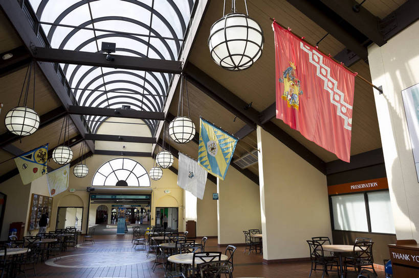 横图,彩色,室内,旅游,度假,名胜古迹,标志建筑,地标,建筑,照明,美国,遗迹,城堡,屋顶,景点,灯光,古典,古迹,历史,文化,文物,娱乐,建设,古建筑,壁画,住宅,风景,享受,休闲,旅游胜地,放松,摄影,华丽,北美,北美洲,富有,加利福尼亚,华贵,美洲,经典,古文明,加州,加利福尼亚州,金州,黄金州,北亚美利加洲,亚美利加洲,赫斯特城堡,圣西蒙,旅行,美利坚合众国,bj174