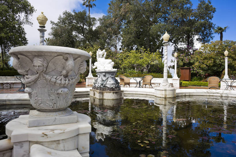 无人,横图,彩色,室外,白天,旅游,度假,名胜古迹,标志建筑,地标,建筑,雕塑,美国,遗迹,雕刻,雕像,城堡,池塘,景点,古典,古迹,历史,文化,文物,娱乐,建设,古建筑,住宅,白云,倒影,风景,蓝天,天空,享受,休闲,旅游胜地,放松,摄影,晴天,工艺,华丽,北美,北美洲,富有,加利福尼亚,华贵,美洲,经典,外景,古文明,加州,加利福尼亚州,金州,黄金州,北亚美利加洲,亚美利加洲,赫斯特城堡,圣西蒙,旅行,美利坚合众国,bj174