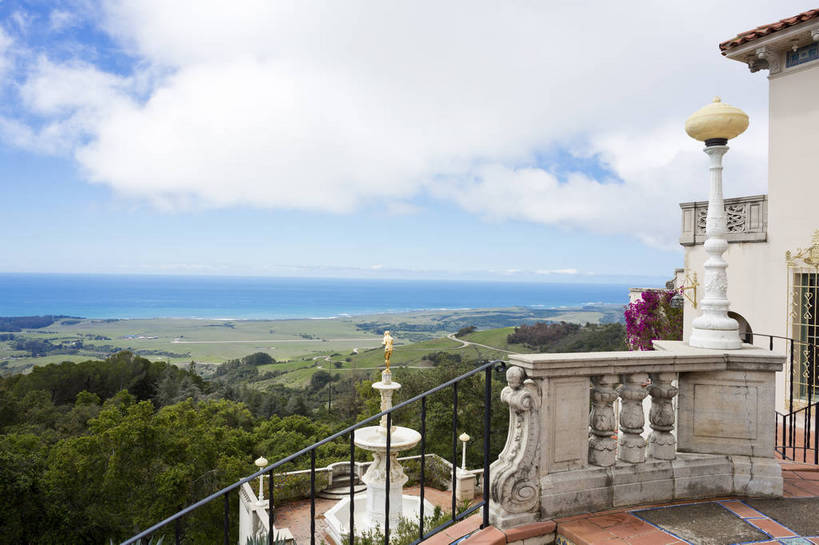 无人,横图,彩色,室外,白天,旅游,度假,名胜古迹,标志建筑,地标,建筑,雕塑,美国,遗迹,雕刻,雕像,城堡,景点,古典,古迹,历史,文化,文物,娱乐,建设,古建筑,住宅,白云,风景,蓝天,天空,享受,休闲,旅游胜地,放松,摄影,晴天,工艺,华丽,北美,北美洲,富有,加利福尼亚,华贵,美洲,经典,外景,古文明,加州,加利福尼亚州,金州,黄金州,北亚美利加洲,亚美利加洲,赫斯特城堡,圣西蒙,旅行,美利坚合众国,bj174