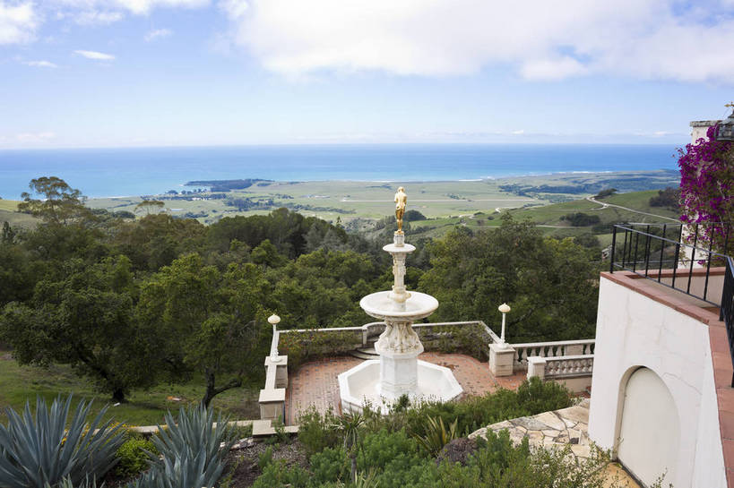 无人,横图,彩色,室外,白天,旅游,度假,名胜古迹,标志建筑,地标,建筑,雕塑,美国,遗迹,雕刻,雕像,城堡,景点,古典,古迹,历史,文化,文物,娱乐,建设,古建筑,住宅,白云,风景,蓝天,天空,享受,休闲,旅游胜地,放松,摄影,晴天,工艺,华丽,北美,北美洲,富有,加利福尼亚,华贵,美洲,经典,外景,古文明,加州,加利福尼亚州,金州,黄金州,北亚美利加洲,亚美利加洲,赫斯特城堡,圣西蒙,旅行,美利坚合众国,bj174