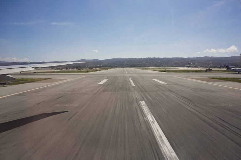 机场,横图,彩色,室外,白天,旅游,商务,美国,起飞,跑道,交通,现代化,天空,停机坪,摄影,经济,晴天,便利,象征,外景,旧金山,加州,加利福尼亚州,快捷,进步,发达,枢纽,旅行,商务旅行,bj174