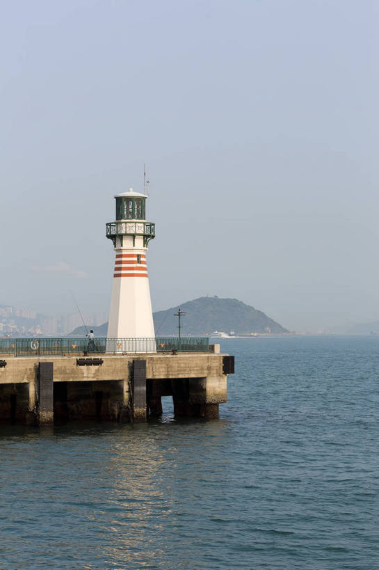无人,码头,竖图,彩色,室外,白天,海洋,建筑,香港,中国,亚洲,灯塔,交通,海平面,风景,蓝天,天空,地标建筑,运输,摄影,经济,晴天,风光,水域,外景,发达,向导,大海,海港,导航,bj174