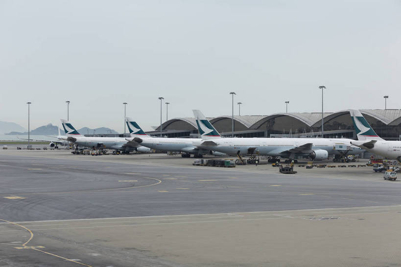 机场,横图,彩色,室外,白天,旅游,商务,飞机,香港,中国,亚洲,跑道,交通,航空,现代化,天空,停机坪,运输,摄影,经济,晴天,便利,象征,外景,空运,廊桥,香港国际机场,快捷,进步,发达,枢纽,旅行,商务旅行,bj174