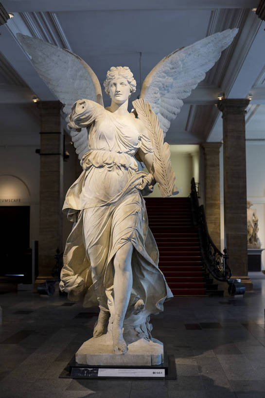 无人,竖图,彩色,室内,白天,旅游,度假,名胜古迹,城市风光,标志建筑,城市,地标,建筑,照明,雕塑,德国,欧洲,遗迹,人物,人像,雕刻,雕像,塑像,古典,古迹,文化,文物,娱乐,建设,古建筑,柏林,风景,享受,休闲,表情,旅游胜地,放松,摄影,精致,风光,工艺,都市风光,经典,精细,古文明,旅行,bj174