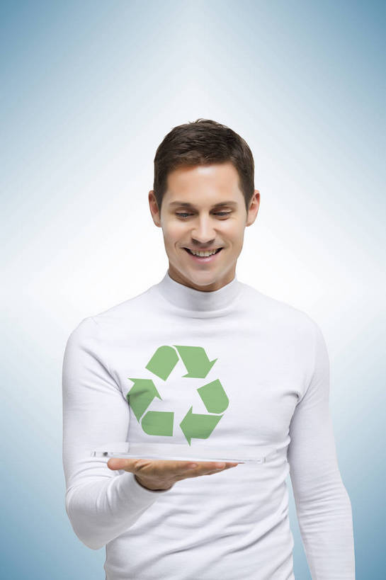 西方人,成年人,中年人,一个人,科学家,站,微笑,竖图,彩色,室内,时尚,快乐,通讯,自由,幸福,骄傲,节能,信心,显示器,互联网,技术,数码,高科技,科技,指示牌,北京,中国,欧洲人,亚洲,仅一个男性,连接,阴影,蓝色背景,环保,研究,工作,科学,空间,网络,标志,符号,屏幕,图案,图片,文字,高光,几何,计算机图形,年轻,合成,图像,信息技术,方向,数码合成,标识,显示屏,现代,箭头,白色,向下看,职业,健康,放松,幻想,活力,自信,摄影,生活方式,能源,技巧,好奇,连续,回收,电脑合成图,数码合成图,资源,创造力,科学技术,指向,科幻,未来,愉悦,工作装,合成图,影像,努力,手艺,专业,液晶显示器,虚拟,梦想,单人,利用,低碳,输出设备,东亚,防尘服,发展,循环,循环利用,簇,乐观,持续,责任,单独,继续,陆续,技能,技艺,男人,男性,年轻男性,美国人,年轻人,技术员,端着,半身,欢乐,开心,愉快,妙技,全息图,本领,白色人种,感知,bj174