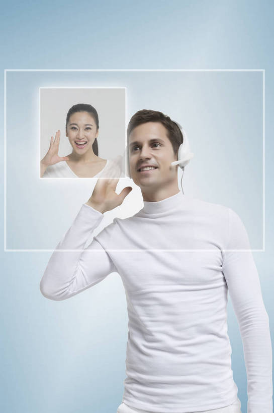 西方人,成年人,中年人,一个人,科学家,站,微笑,竖图,彩色,室内,时尚,快乐,通讯,自由,幸福,骄傲,分享,信心,显示器,互联网,技术,数码,高科技,科技,北京,中国,欧洲人,亚洲,仅一个男性,指,阴影,蓝色背景,研究,透明,工作,科学,空间,网络,屏幕,图片,触摸屏,高光,几何,计算机图形,年轻,合成,图像,信息技术,指点,数码合成,通讯设备,显示屏,现代,白色,职业,健康,手指,放松,幻想,活力,自信,联络,摄影,生活方式,技巧,对话,好奇,电脑合成图,数码合成图,创造力,科学技术,指向,科幻,未来,愉悦,工作装,合成图,影像,努力,手艺,专业,液晶显示器,虚拟,梦想,单人,输出设备,东亚,防尘服,视频电话,乐观,单独,技能,技艺,交流,男人,男性,年轻男性,美国人,年轻人,技术员,触摸,沟通,接触,通话,半身,欢乐,开心,愉快,妙技,全息图,本领,白色人种,感知,bj174