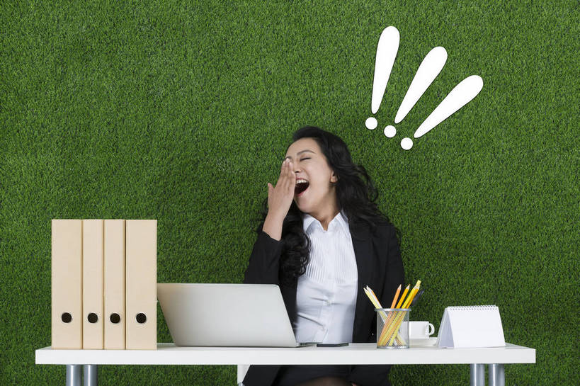 东方人,成年人,头发,一个人,商务人士,秘书,办公室,坐,横图,彩色,照片,商务,懒惰,电脑,笔记本电脑,互联网,草地,草坪,北京,中国,亚洲,仅一个年轻女性,仅一个女性,仅一个人,绿色背景,套装,正装,工作,符号,图片,办公桌,文件夹,职业装,黄种人,数码合成,文具,绿色,自然,草皮,打哈欠,职业,休息,疲倦,放松,遮,遮掩,摄影,合同,环境,生态,疲劳,毛发,掩盖,遮挡,感叹号,疲惫,失落,文档,困乏,单人,东亚,遮盖,环境保护,疲乏,掩饰,委顿,疲困,疲顿,疲钝,倦怠,怠倦,活页夹,单独,年轻女性,女人,女性,亚洲人,中国人,年轻人,长发,卷发,白领,半身,影棚拍摄,办公室职员,捂住,松懈,bj174