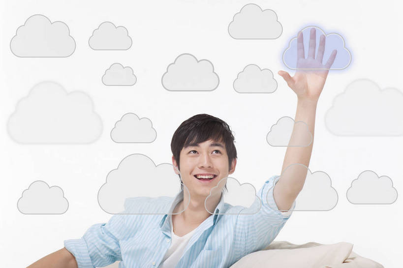 东方人,成年人,中年人,一个人,家庭,坐,微笑,横图,彩色,室内,白色背景,衬衫,快乐,自由,幸福,信心,笔记本电脑,互联网,数码,科技,沙发,北京,中国,亚洲,仅一个人,阴影,网络,信息,符号,图片,云,高光,几何,计算机图形,年轻,生活,合成,信息技术,休闲装,黄种人,娱乐,干净,数码合成,现代,曲腿,手势,享受,休息,休闲,健康,舒服,温暖,温馨,一家人,便捷,放松,活力,摄影,生活方式,青春,电脑合成图,数码合成图,和睦,享乐,轻松,愉悦,合成图,清新,单人,东亚,乐观,单独,无忧无虑,上网,男人,男性,年轻男性,亚洲人,中国人,年轻人,触摸,欢乐,开心,愉快,融洽,打手势,bj174