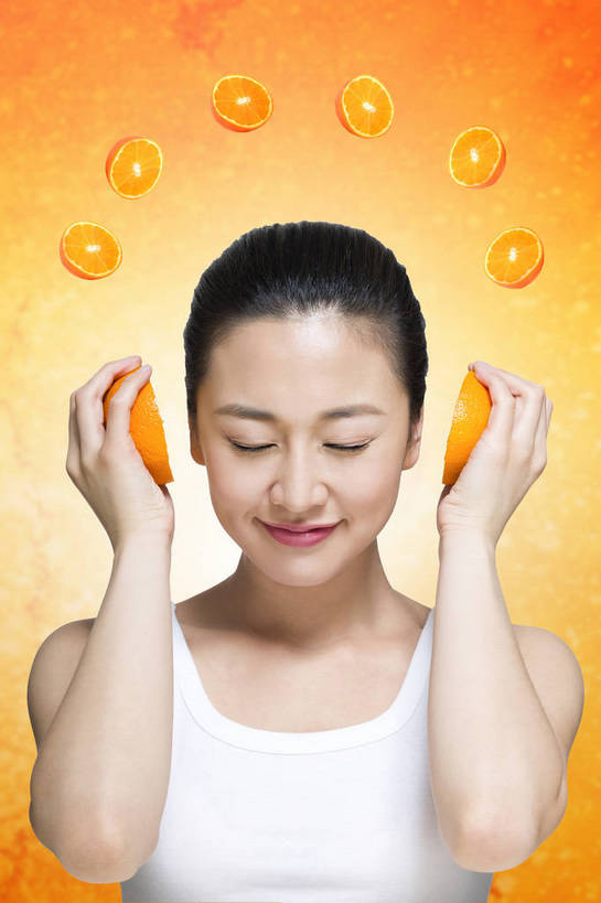 东方人,成年人,脸,头,脸颊,头发,一个人,微笑,竖图,彩色,照片,室内,白天,背景,化妆,美容,时尚,快乐,满意,幸福,纯洁,信心,数码,科技,美景,水果,北京,中国,亚洲,仅一个女性,仅一个人,护肤,阴影,新鲜,网络,背心,图片,景观,食品,光亮,高光,几何,计算机图形,美丽,年轻,听,合成,拿着,黄种人,干净,数码合成,饮食,肩膀,白色,黑色,自然,保养,享受,休闲,健康,橙色,景色,放松,活力,可爱,美女,童年,童趣,自信,保健,摄影,有机食品,生活方式,青春,清爽,皮肤,光滑,电脑合成图,数码合成图,维生素,精力充沛,享乐,轻松,愉悦,合成图,关爱,清新,维他命,自然风光,改变,单人,童真,东亚,烂漫,无邪,健康食物,纯净,养颜,乐观,细腻,平滑,单独,完美,天真,年轻女性,女人,女性,亚洲人,中国人,年轻人,头部,脸部,脸蛋,面部,橘子,桔子,橙子,闭着眼睛,半身,影棚拍摄,欢乐,开心,愉快,SPA美容,美人,bj174