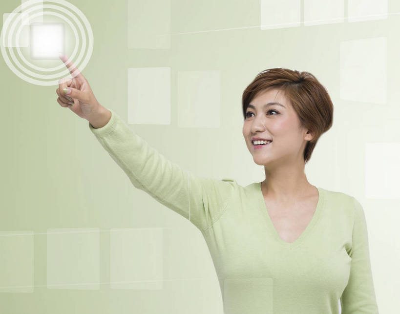 东方人,成年人,一个人,站,微笑,横图,彩色,室内,时尚,快乐,幸福,信心,显示器,互联网,技术,数码,高科技,科技,北京,中国,亚洲,仅一个年轻女性,指,阴影,透明,科学,空间,网络,屏幕,图片,触摸屏,高光,几何,计算机图形,年轻,合成,图像,信息技术,指点,休闲装,黄种人,数码合成,显示屏,现代,休闲,健康,手指,放松,幻想,美女,自信,摄影,生活方式,指引,电脑合成图,数码合成图,创造力,科学技术,指着,指向,科幻,未来,愉悦,合成图,影像,液晶显示器,虚拟,梦想,单人,输出设备,东亚,出色,杰出,卓越,乐观,单独,年轻女性,女人,女性,亚洲人,中国人,年轻人,触摸,半身,欢乐,开心,愉快,全息图,感知,bj174