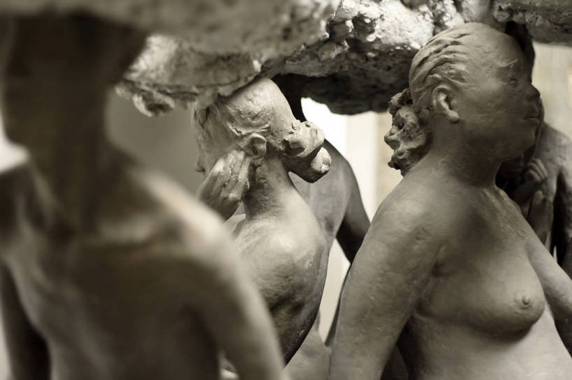 东方人,无人,站,摸,横图,室内,白天,正面,静物,雕塑,上海,中国,亚洲,抚摸,阴影,朦胧,模糊,艺术,装饰,光线,雕刻,雕像,影子,墙,灯光,许多人,黄种人,红坊,创意园,裸露,墙壁,墙面,工艺品,站着,一群人,纪念,美术,申,主题,裸,陈列,东亚,长宁区,上海市,中华人民共和国,沪,华东地区,功能,美学,男人,男性,年轻男性,年轻女性,女人,女性,亚洲人,触摸,接触,站立,半身,彩图,红坊文化艺术社区,红坊创意园区,shlxx1