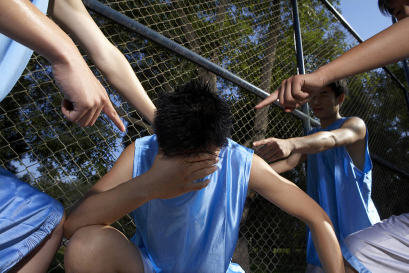 东方人,成年人,肌肉,健壮,学生,运动员,摸,横图,室外,白天,正面,运动服,锻炼,游戏,失败,友谊,运动,合作,团队,竞争,北京,中国,亚洲,五个人,抚摸,运动衣,栅栏,篮球场,球场,训练,玩,篮球运动员,托腮,球,树,蓝色,天空,夏天,站着,休闲,健康,手指,放松,活力,力量,责备,遮,遮掩,摄影,汗水,失望,掩盖,指着,团体运动,遮挡,挑战,篮球运动,东亚,遮盖,陪同,掩饰,陪伴,能力,团结,男人,男性,年轻男性,亚洲人,中国人,年轻人,手臂,休闲活动,体育运动员,运动选手,触摸,接触,坐着,半身,彩图,困窘,伴随,bj175