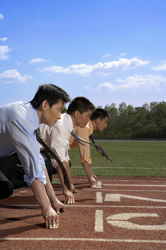 东方人,成年人,三个人,商务人士,运动员,商务男性,起跑线,蹲,跑,竖图,室外,白天,留白,侧面,衬衫,锻炼,商务,快乐,自由,友谊,成功,比赛,运动,合作,团队,信心,竞争,技术,赛跑,太阳,北京,日光,中国,亚洲,弯腰,准备,套装,正装,跑道,球场,领带,竞技运动,注视,娱乐,起跑架,体育场,草,树,蓝色,蓝天,天空,观察,看,职业,休闲,健康,活力,平衡,摄影,块状,观看,技巧,希望,支撑,迅速,察看,练习,敏捷,体育运动,关注,决心,手艺,商务装,田径运动,合伙,挑战,工薪阶层,东亚,队员,斗争,技能,技艺,开端,能力,体育,男人,男性,年轻男性,亚洲人,中国人,年轻人,白领,上班族,体育运动员,运动选手,彩图,全身,衬衣,健身,径赛,妙技,办公室职员,公平,本领,bj175