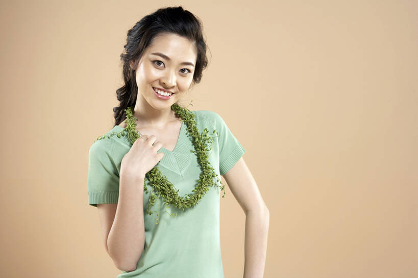 东方人,成年人,一个人,笑,微笑,露齿笑,横图,室内,留白,正面,裙子,快乐,幸福,信心,植物,壁纸,北京,中国,亚洲,仅一个年轻女性,仅一个女性,仅一个人,握,黄色背景,环保,花环,T恤,注视,绿色,自然,观察,看,站着,休闲,概念,健康,思考,米色,花圈,活力,想,凝视,握着,摄影,能源,观看,希望,保护,环境,回收,资源,察看,创造力,专心,舒适,享乐,工作室,关爱,关注,清新,肖像,出示,反差,利用,创新,低碳,东亚,循环,环境保护,持续,想法,年轻女性,女人,女性,亚洲人,中国人,年轻人,半身,彩图,影棚拍摄,欢乐,焦距,商业活动,bj175