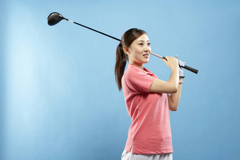 东方人,成年人,一个人,运动员,办公室,举,笑,微笑,露齿笑,横图,留白,侧面,运动服,度假,快乐,幸福,成功,运动,信心,技术,壁纸,北京,中国,亚洲,仅一个年轻女性,仅一个女性,仅一个人,握,摇摆,准备,黄色背景,蓝色背景,服装,工作,高尔夫球,打,开球,玩,T恤,注视,方向,娱乐,现代,衣服,蓝色,荡秋千,观察,看,托,站着,职业,休息,休闲,概念,健康,放松,平衡,握着,摄影,服饰,生活方式,观看,技巧,动作,察看,酷,优美,享乐,练习,衣着,工作室,穿着,关注,运送,体育器械,肖像,爱好,出示,手艺,梦想,想象,高尔夫球棒,东亚,高尔夫球手套,衣饰,技能,技艺,能力,高尔夫球运动,年轻女性,女人,女性,亚洲人,中国人,年轻人,白领,休闲活动,体育运动员,运动选手,举起,举手,举着,向上举,向上伸,向上托,半身,彩图,影棚拍摄,欢乐,妙技,运动装,本领,bj175